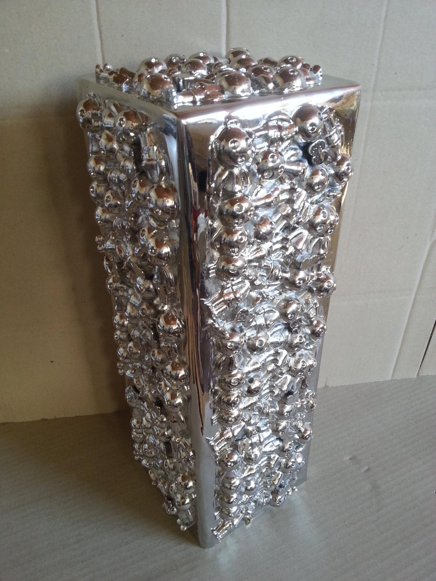 Sculpture chrom&eacute;e